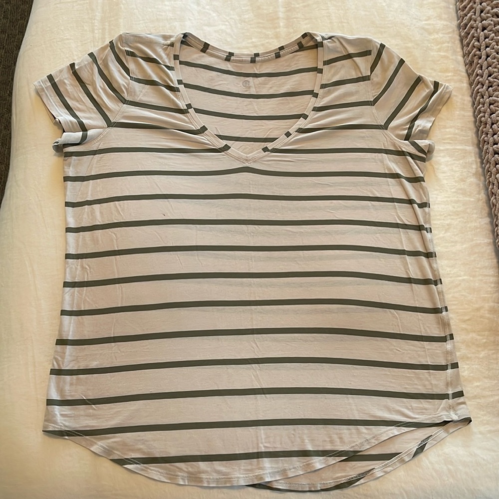 Lululemon, Love V-neck T-shirt, Size 10